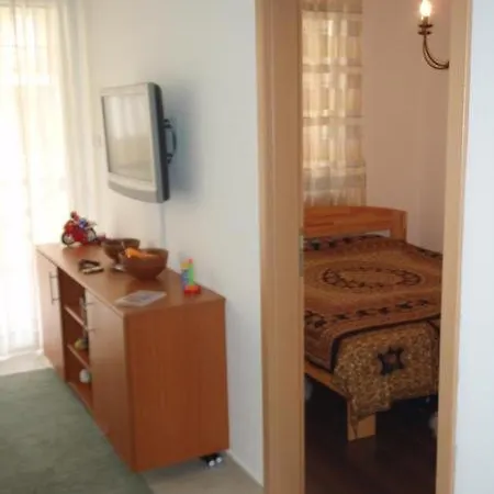 115 - A Balatontol 800 Meterre Elegans Villaban 3 Haloszobas Apartman Lejlighed Balatonföldvár