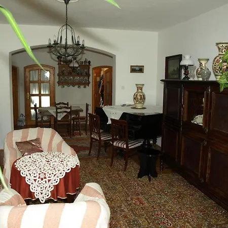 115 - A Balatontol 800 Meterre Elegans Villaban 3 Haloszobas Apartman