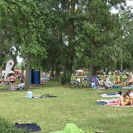 Lejlighed 115 - A Balatontol 800 Meterre Elegans Villaban 3 Haloszobas Apartman Balatonföldvár